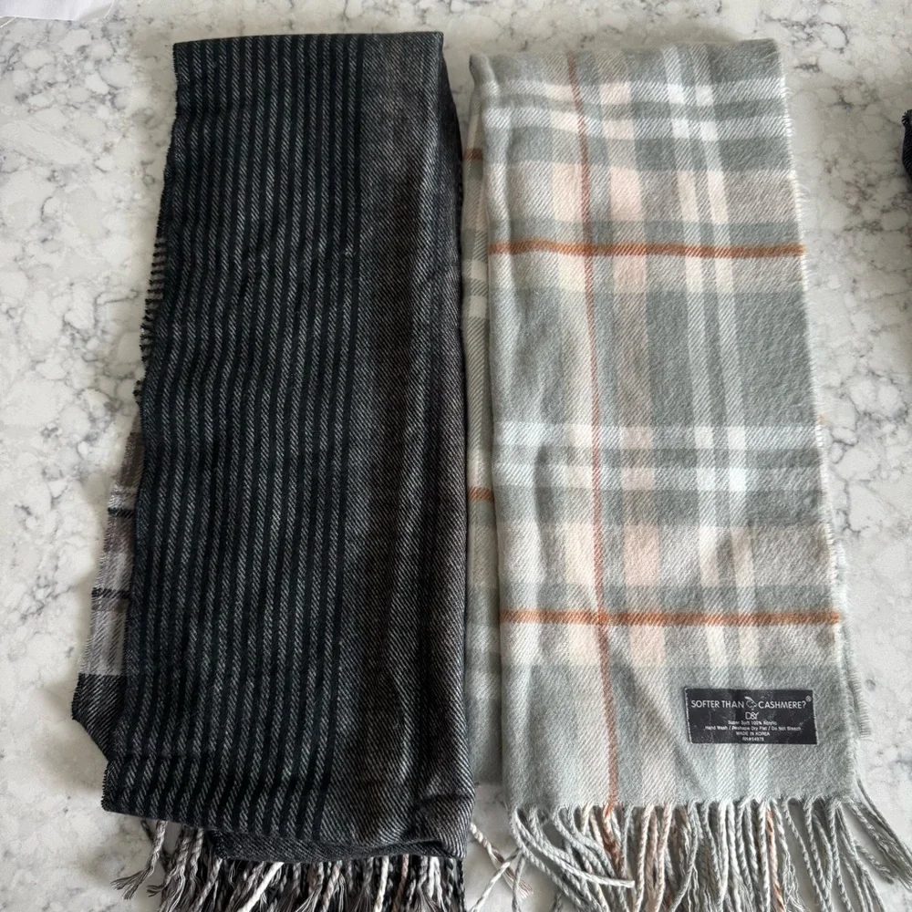 Set of 5‎ scarfs, plaid various colors